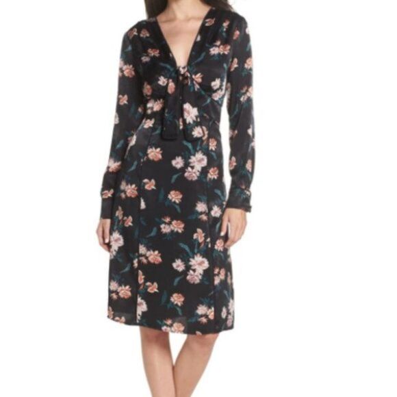 CHELSEA28 Black Long Sleeve Knot Front Dress - Picture 1 of 7
